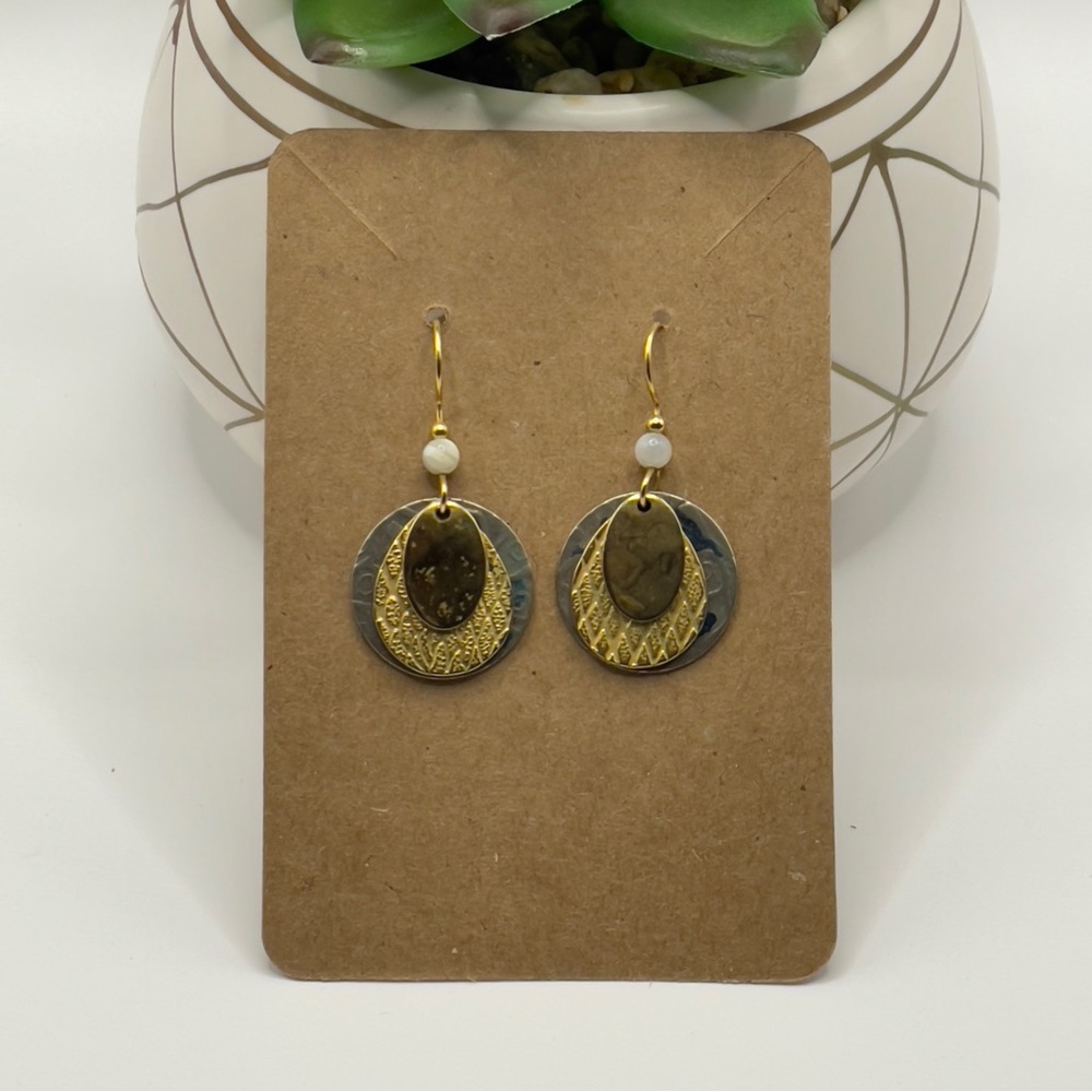 Vintage Triple Layer Hammered Disk Earrings • Mixed Metal 🔥
Gift Boxed $30 - Picture 1 of 6